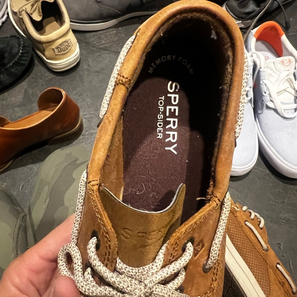 Kids never worn sperrys